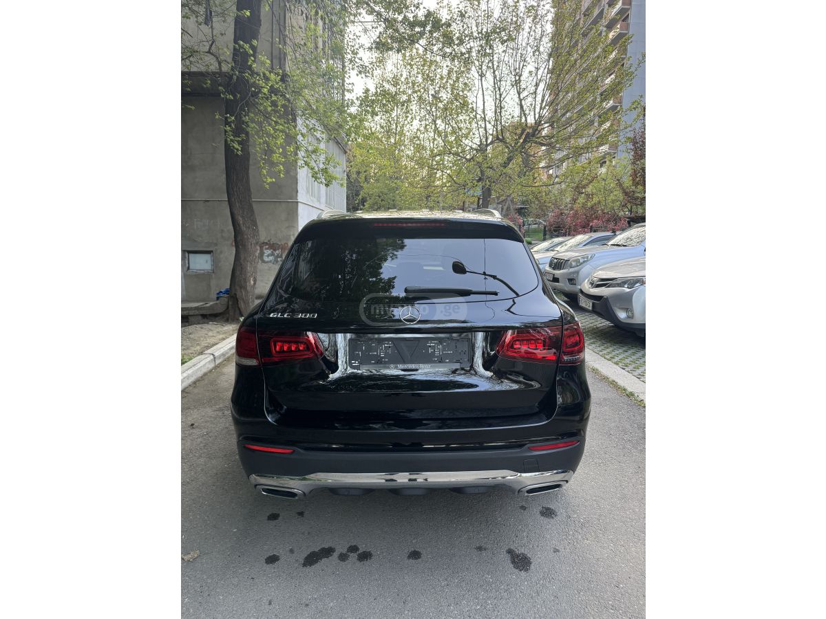 Mercedes-Benz GLC 300 - фото 4