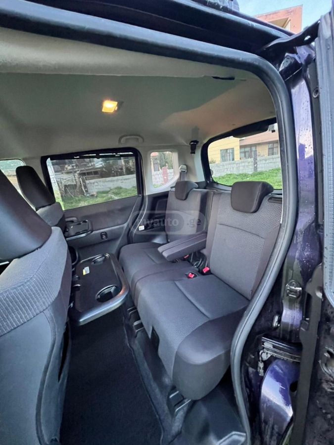 Mitsubishi Delica D2 - фото 6