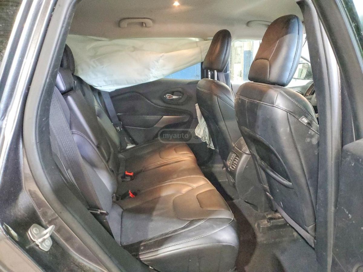 Jeep Cherokee - фото 11