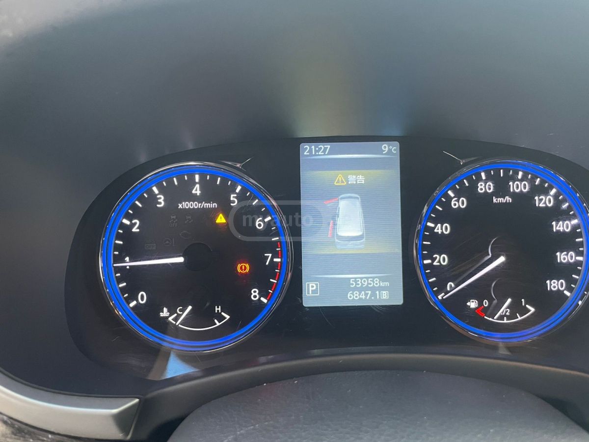 Nissan Elgrand - фото 11