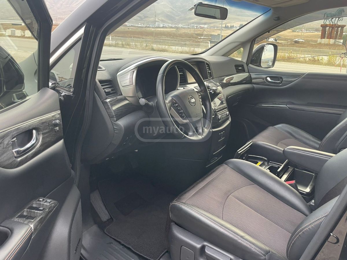 Nissan Elgrand - фото 6