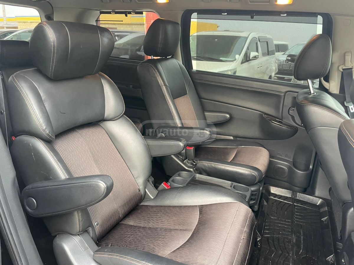 Nissan Elgrand - фото 8