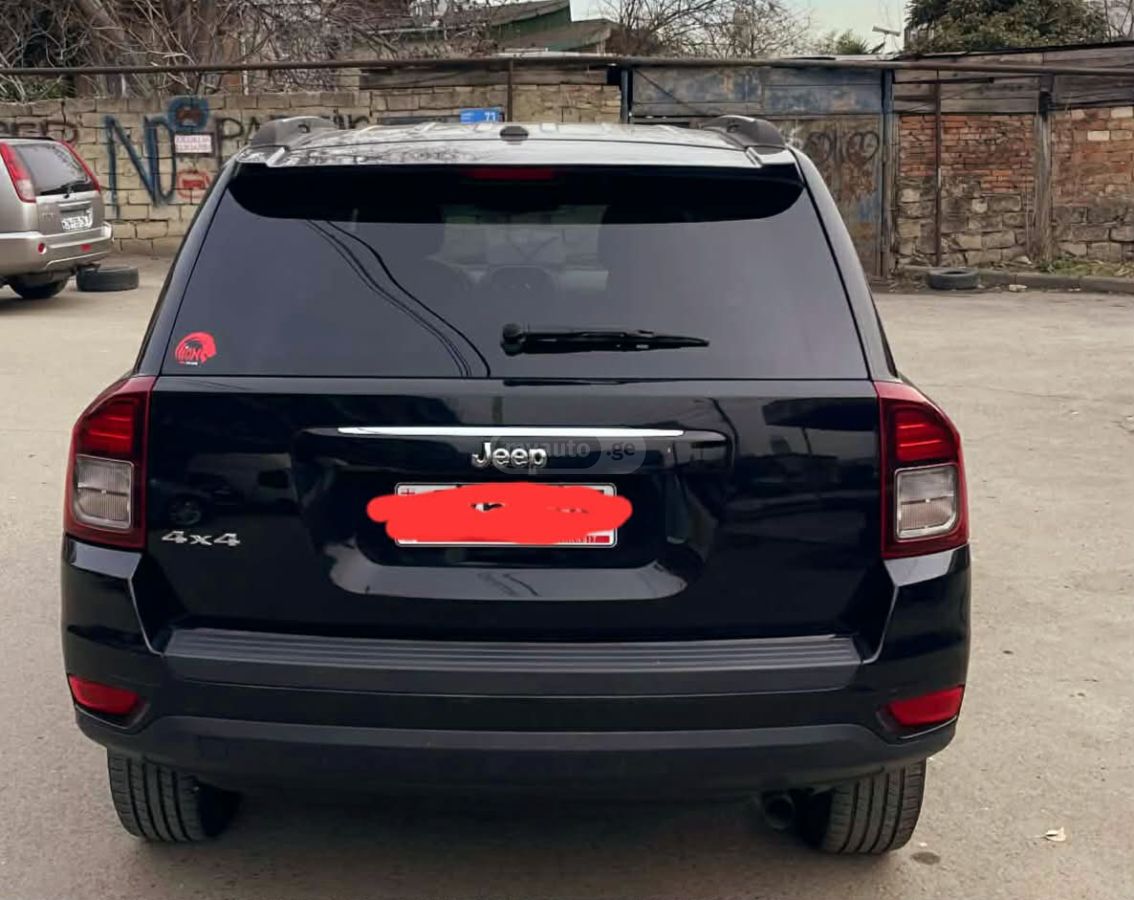Jeep Compass - фото 2