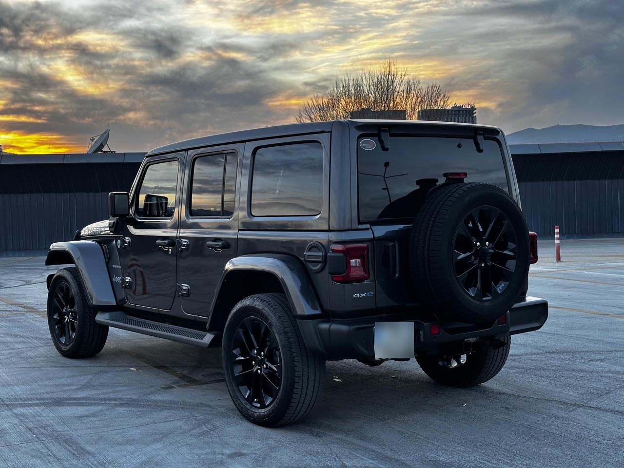 Jeep Wrangler - фото 7