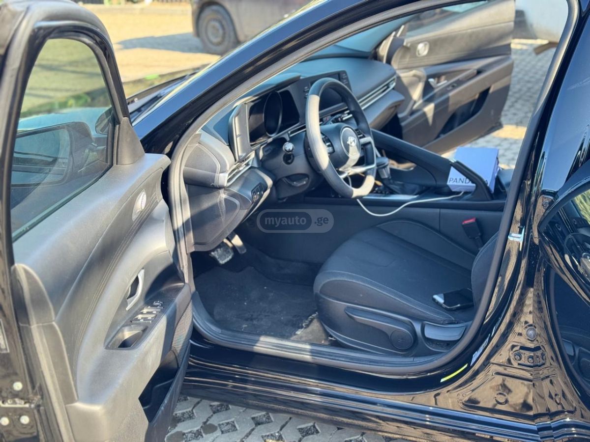 Hyundai Elantra - фото 10