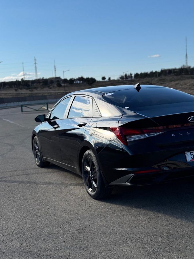 Hyundai Elantra - фото 4
