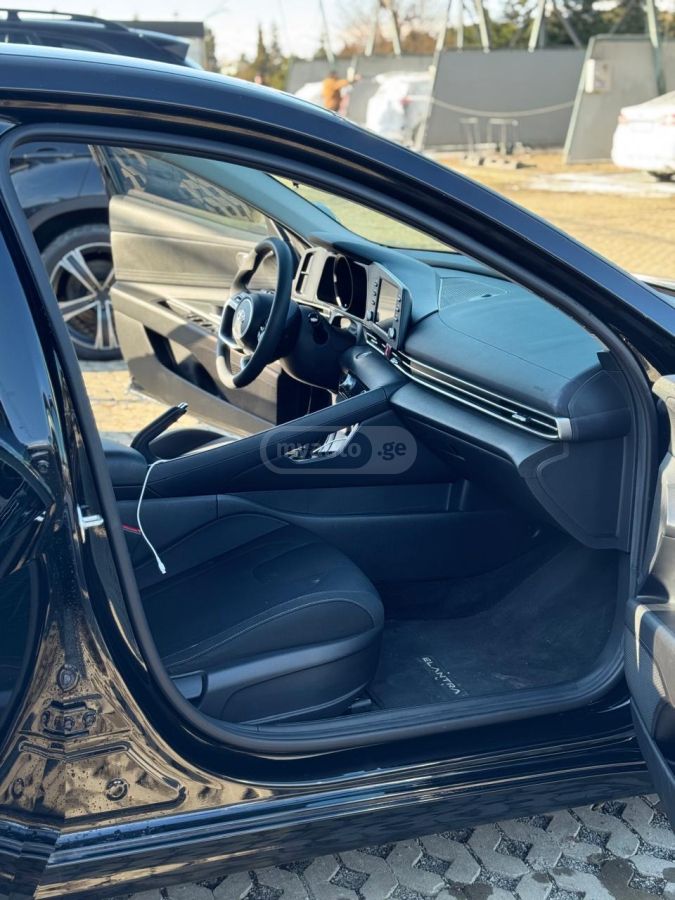 Hyundai Elantra - фото 8