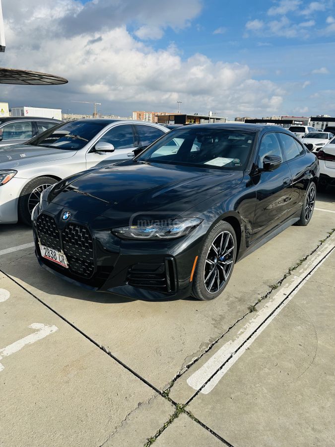 BMW i 4dr Rear-Wheel Drive Hatchba — миниатюра 1