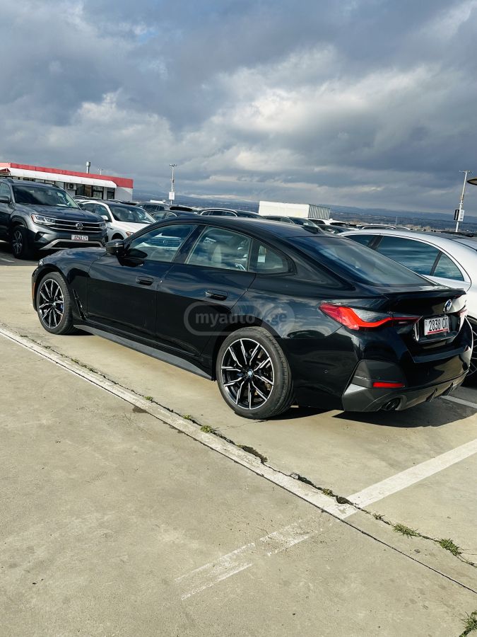 BMW i 4dr Rear-Wheel Drive Hatchba — миниатюра 2