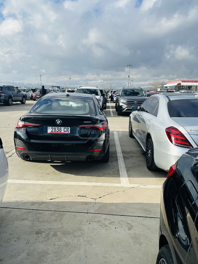 BMW i 4dr Rear-Wheel Drive Hatchba — миниатюра 3