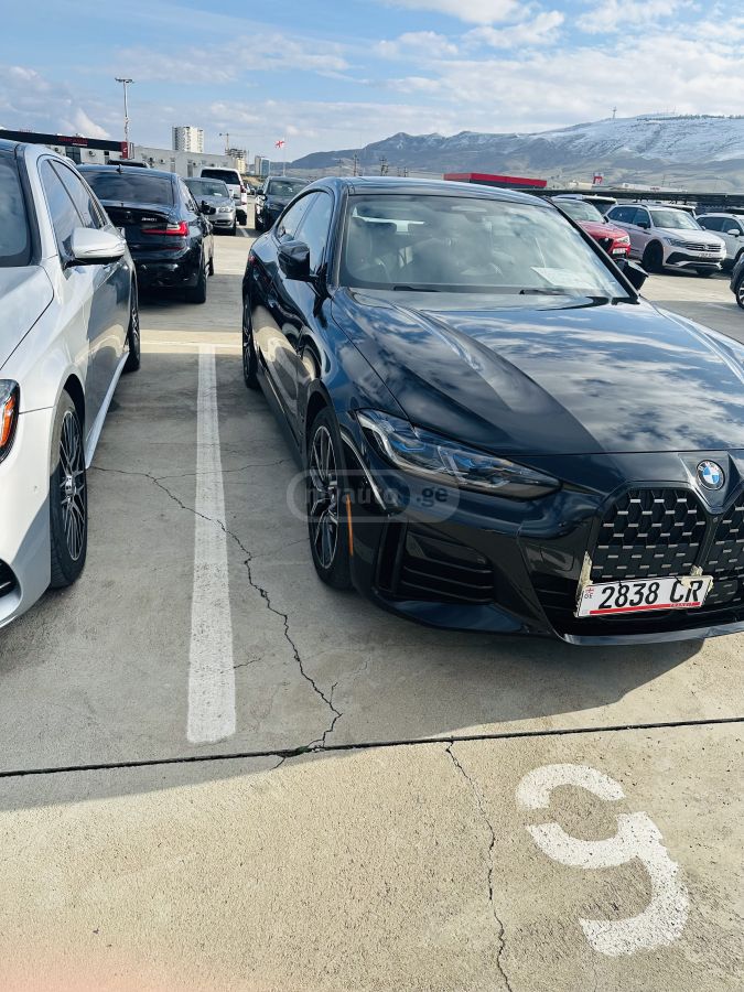 BMW i 4dr Rear-Wheel Drive Hatchba — миниатюра 4