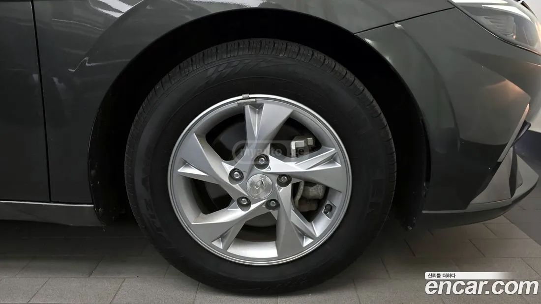 Hyundai Elantra - фото 5