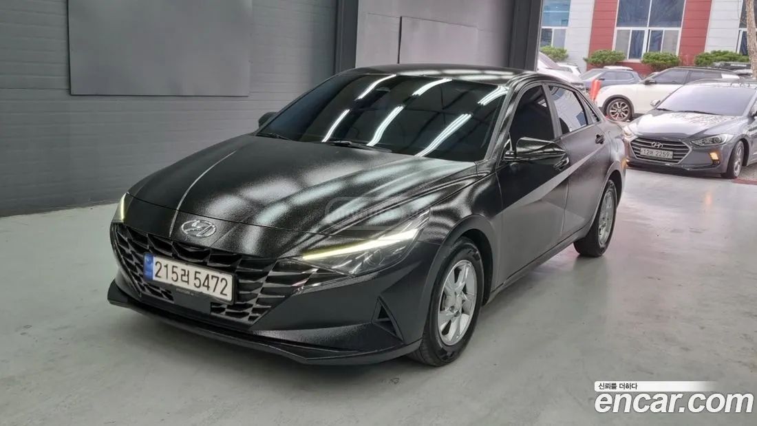 Hyundai Elantra - фото 1