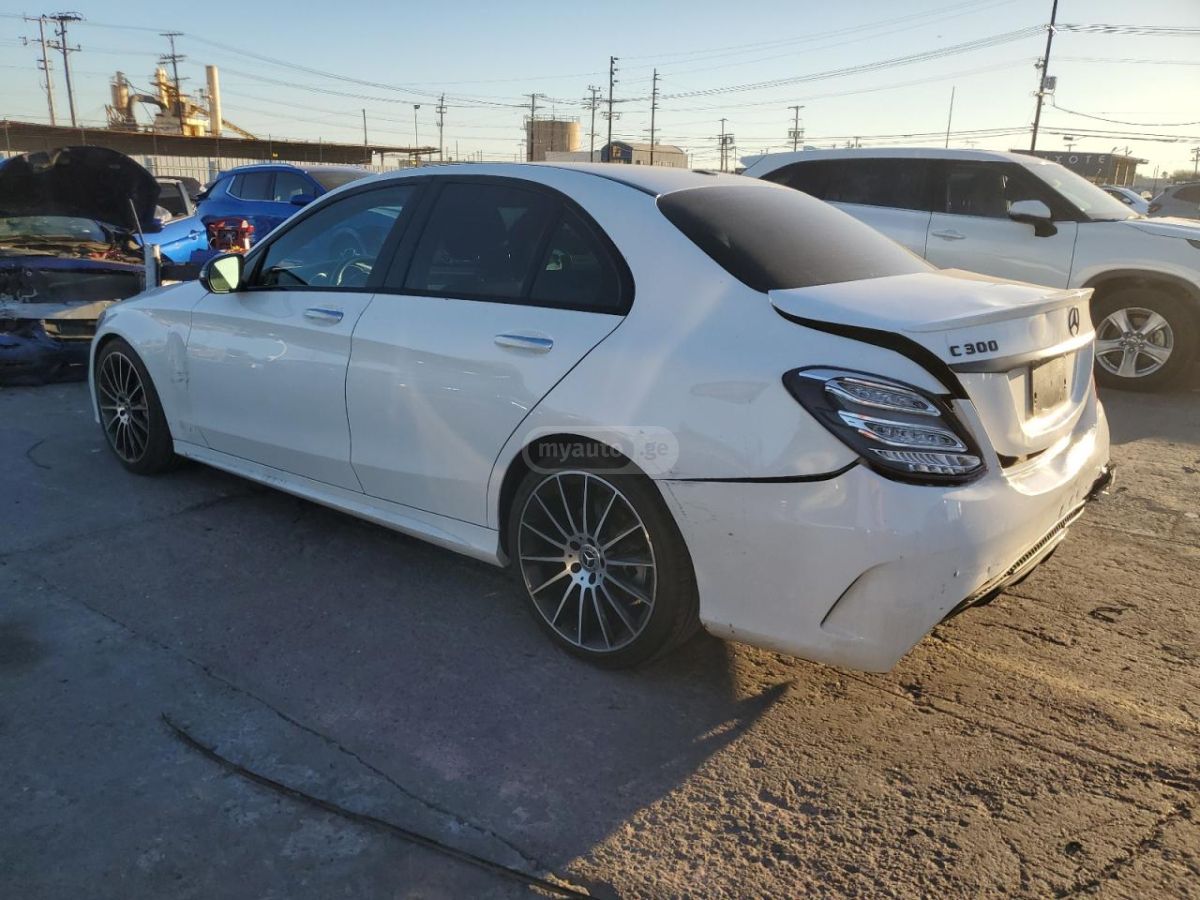 Mercedes-Benz C 300 - фото 3