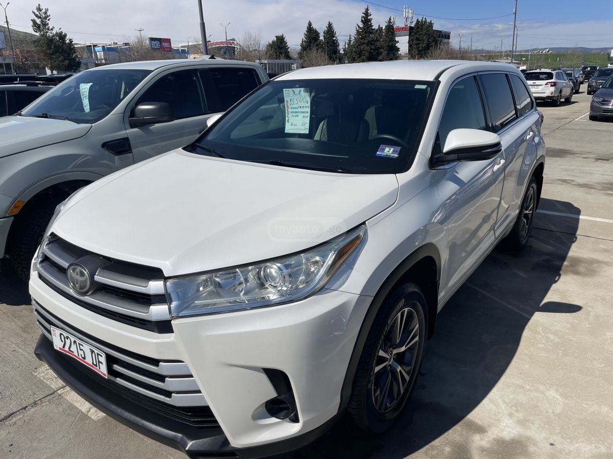 Toyota Highlander - фото 1