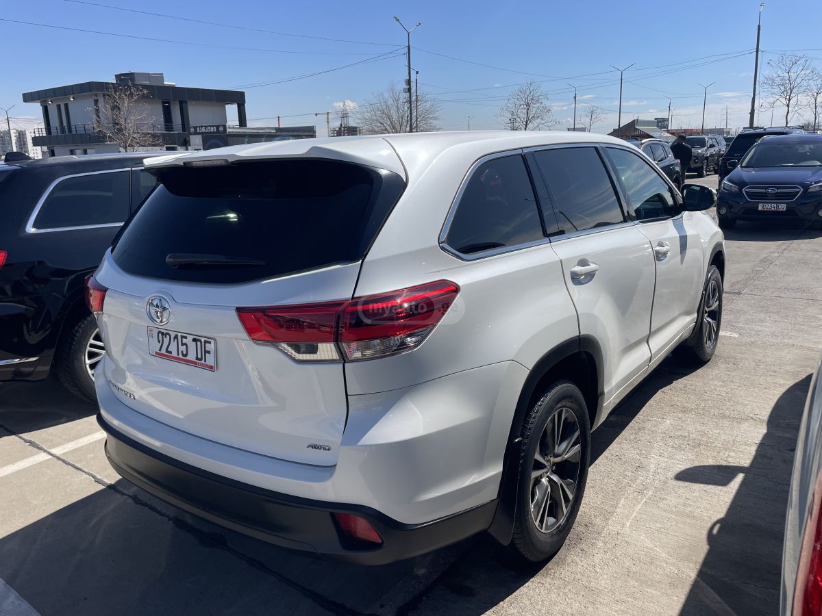 Toyota Highlander - фото 3