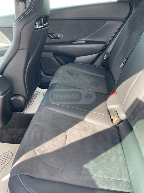 Hyundai Elantra - фото 11