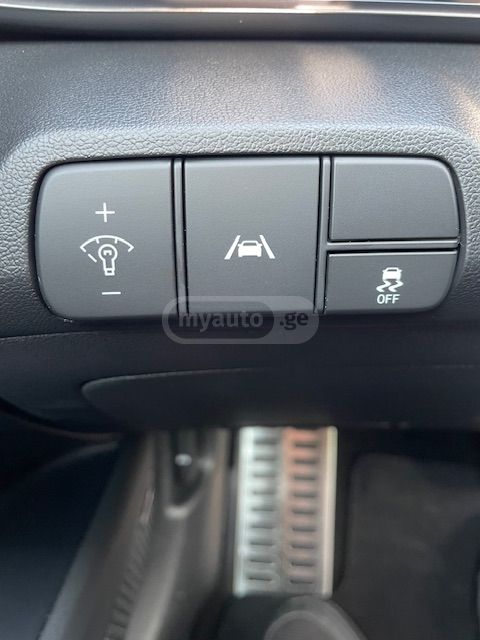 Hyundai Elantra - фото 13