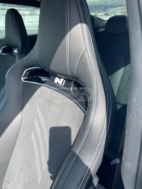 Hyundai Elantra - фото 14