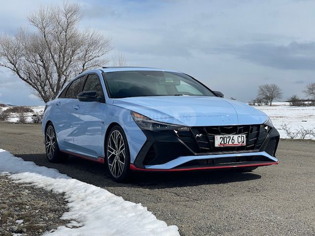 Hyundai Elantra - фото 3