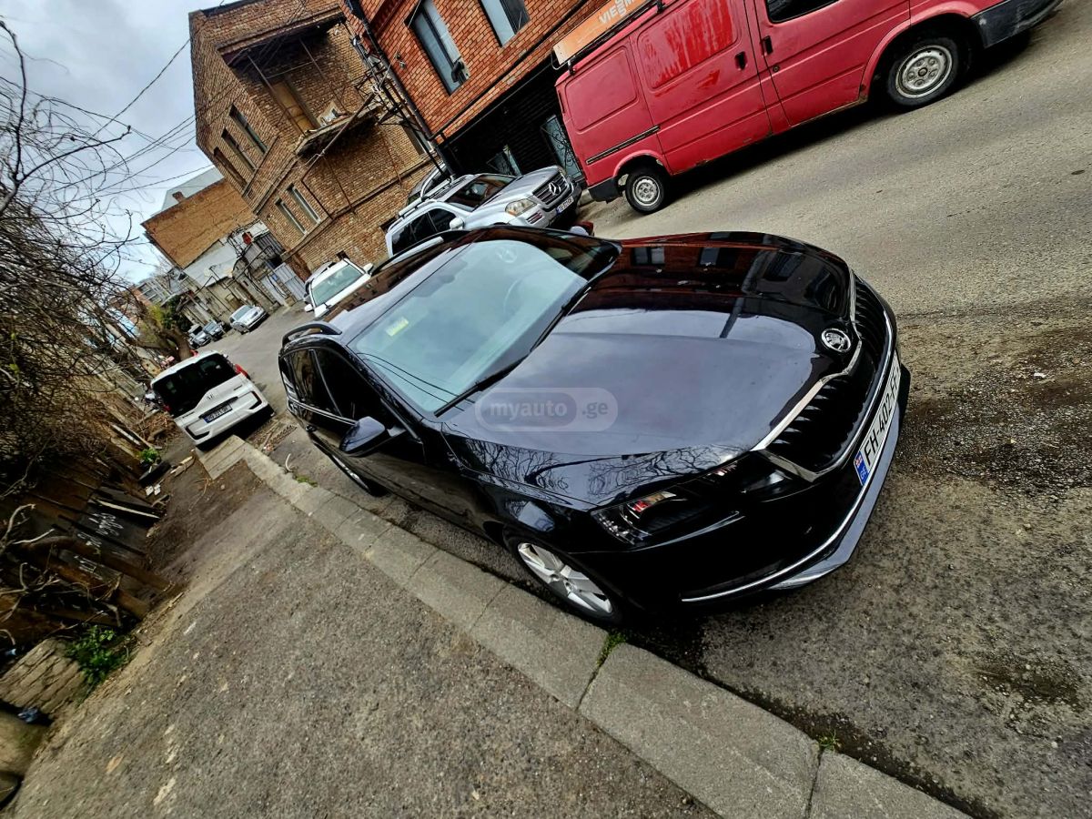 Skoda Octavia - фото 1