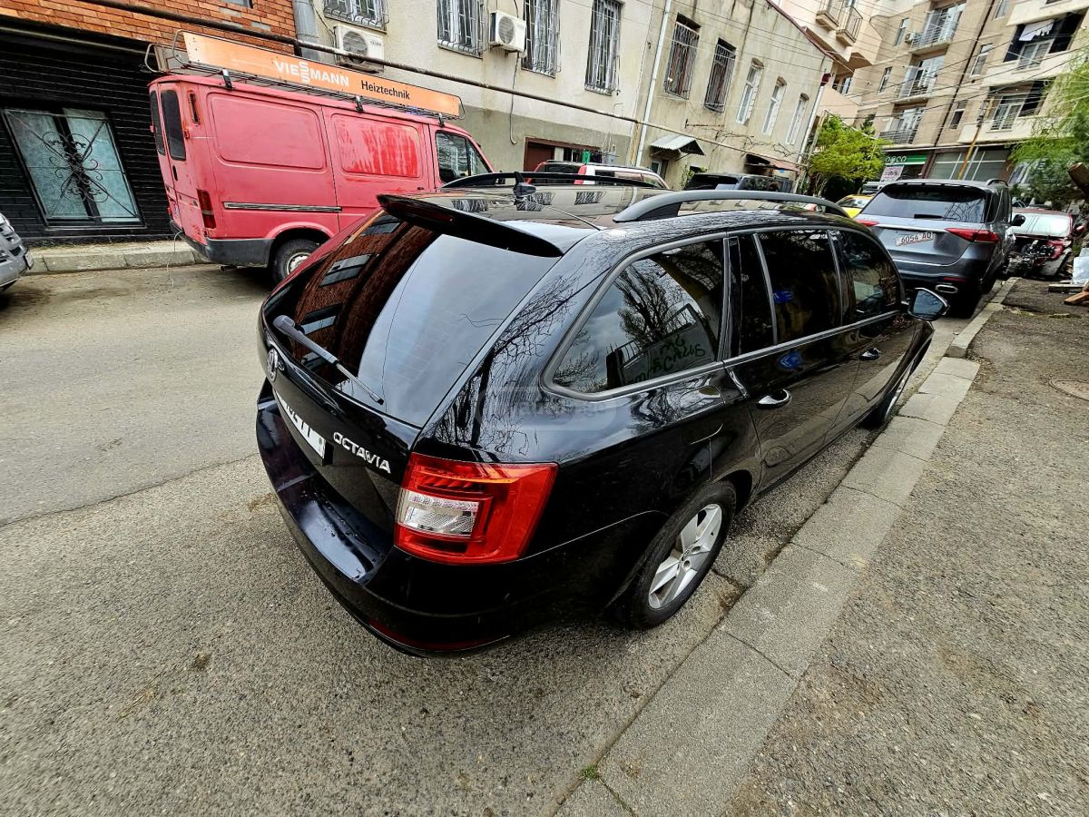 Skoda Octavia - фото 3
