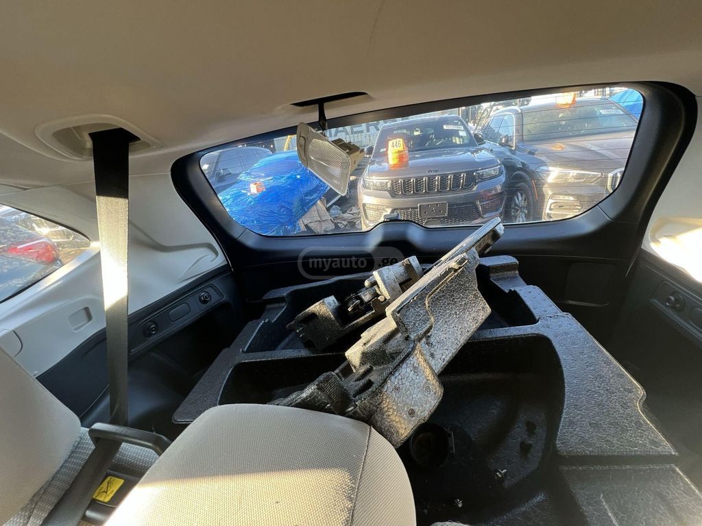 Subaru Base 4dr All-Wheel Drive CVT — миниатюра 12