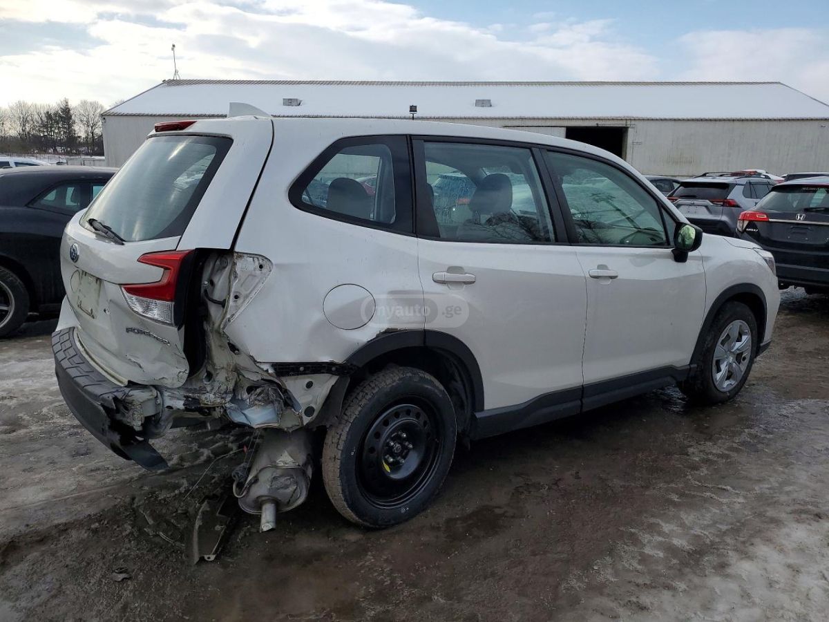 Subaru Base 4dr All-Wheel Drive CVT — миниатюра 4