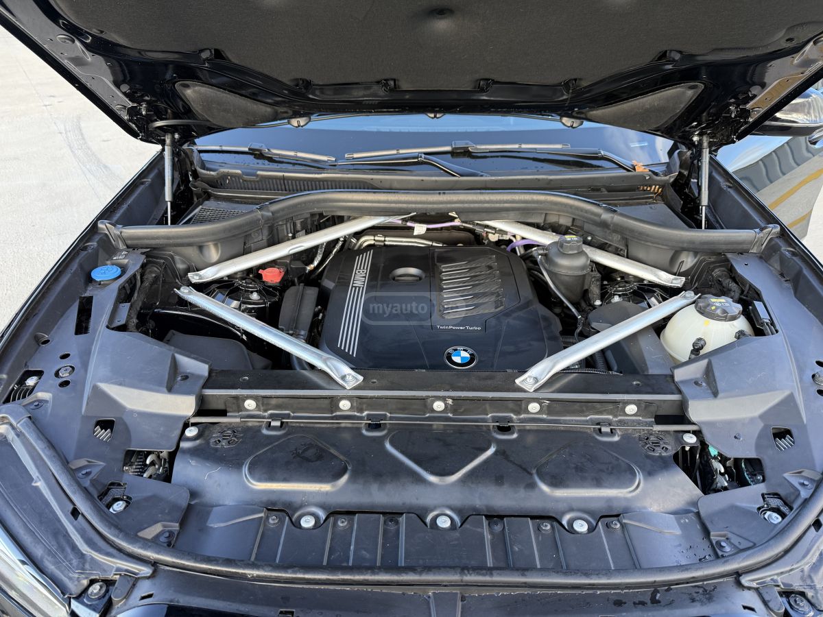 BMW X5 - фото 10