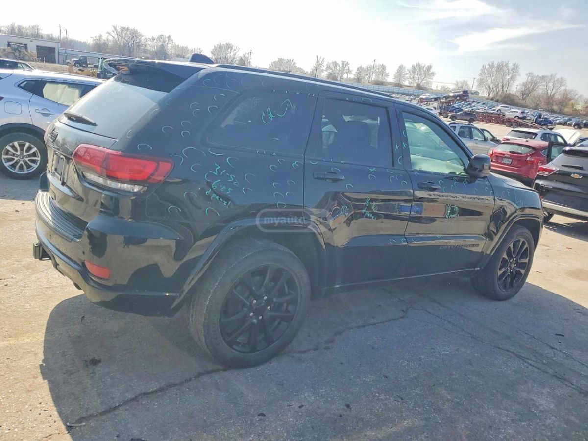 Jeep Grand Cherokee - фото 3