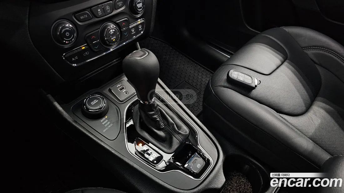 Jeep Cherokee - фото 9