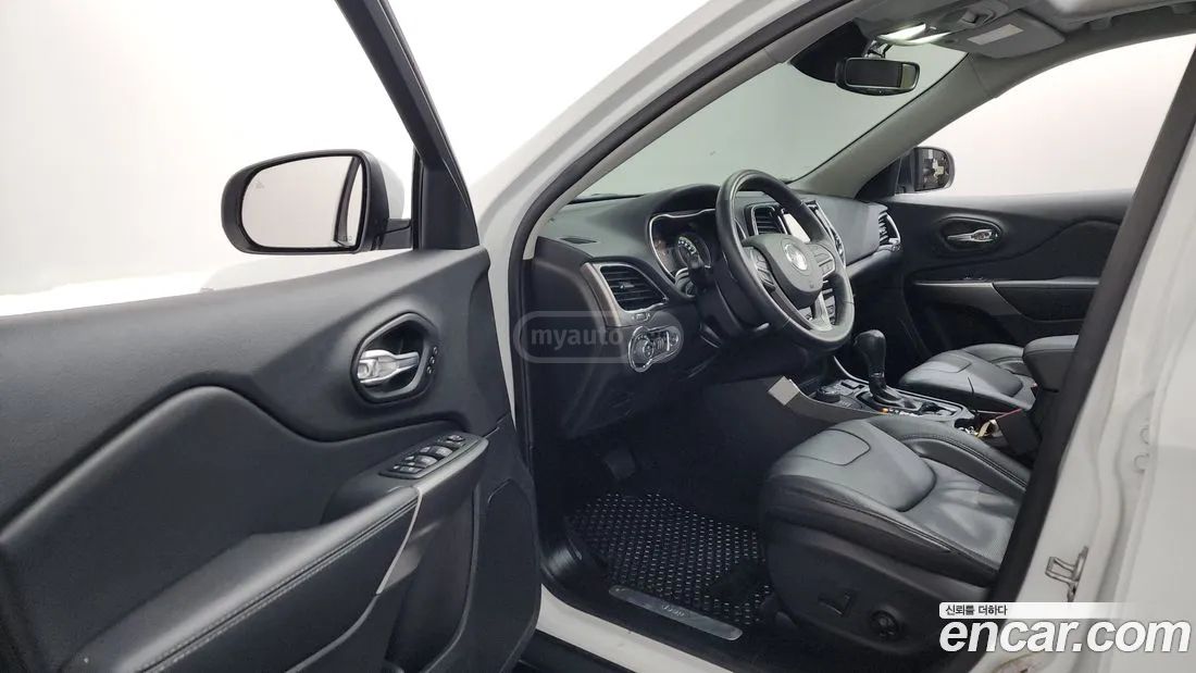 Jeep Cherokee - фото 10