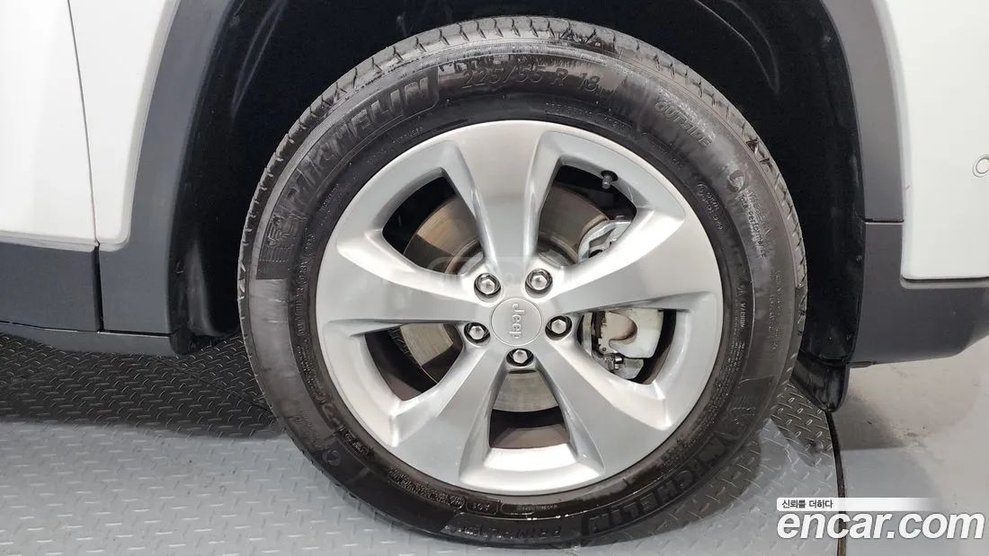 Jeep Cherokee - фото 5