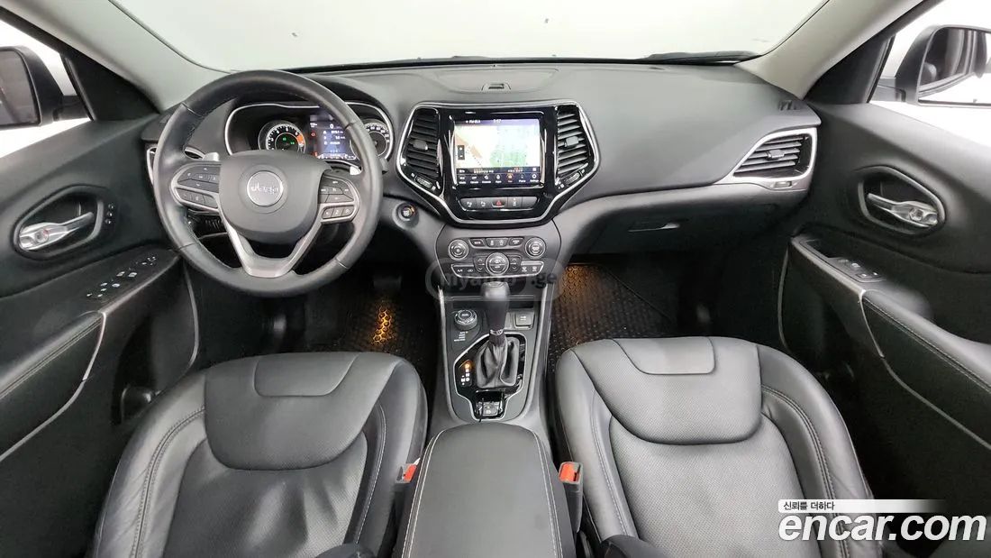 Jeep Cherokee - фото 7