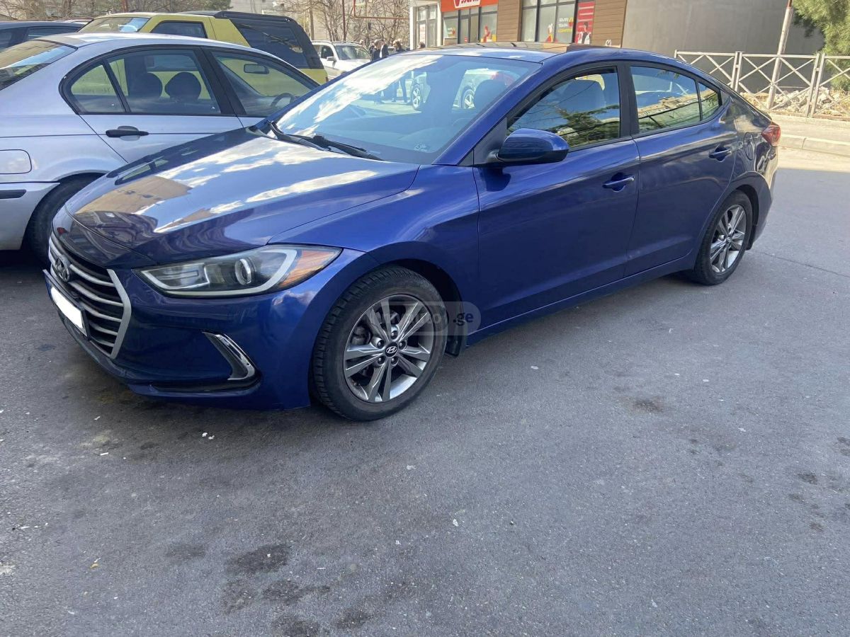 Hyundai Elantra - фото 5