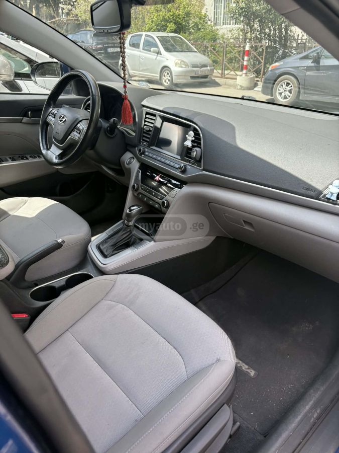 Hyundai Elantra - фото 7