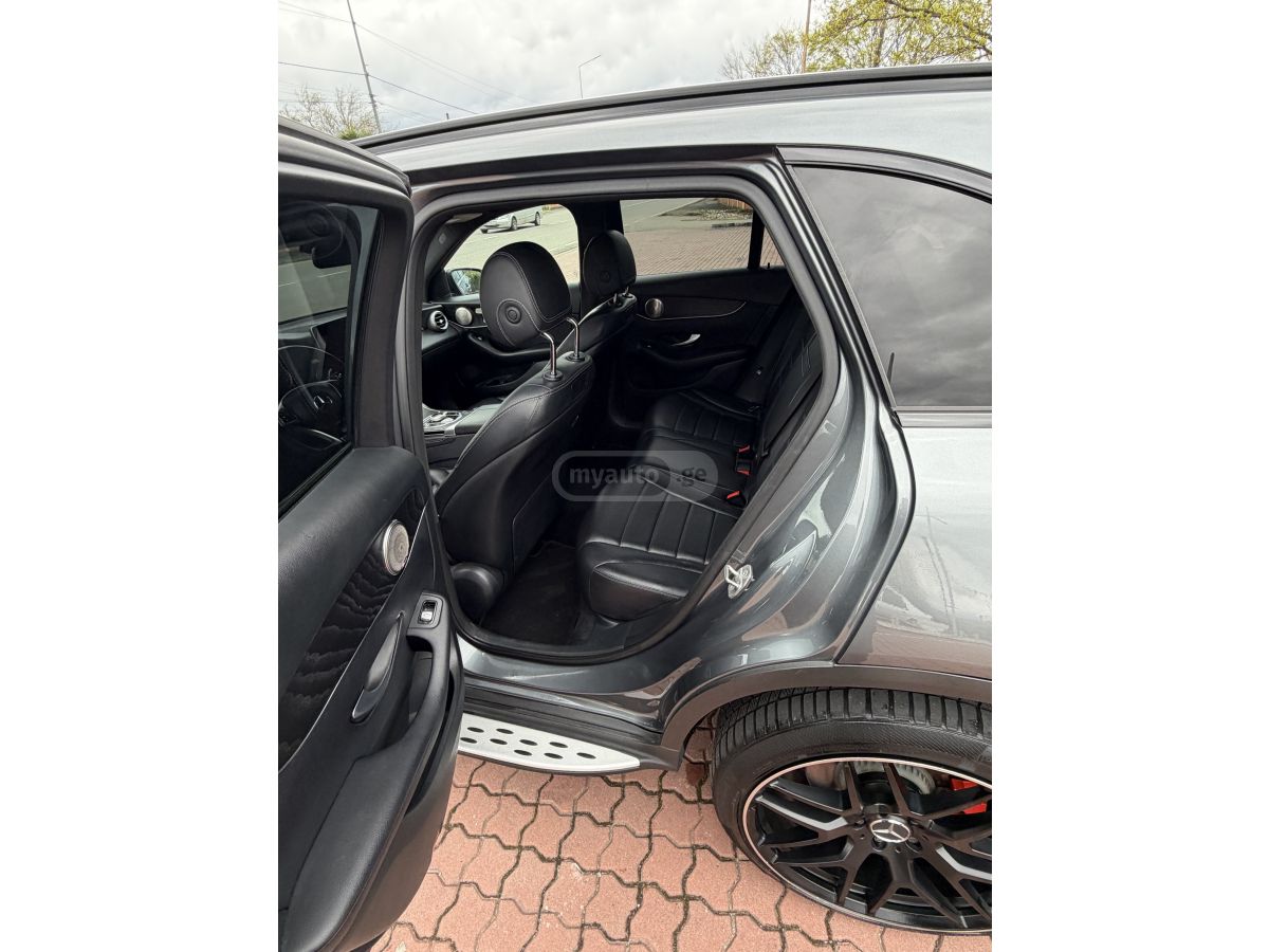 Mercedes-Benz GLC 300 - фото 12