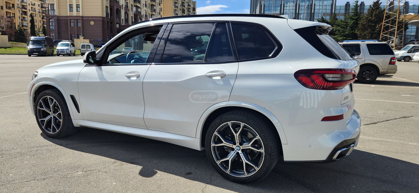 BMW X5 - фото 4