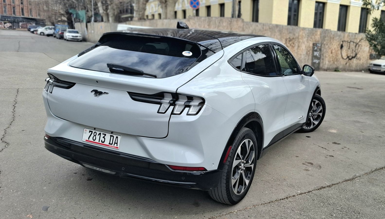 Ford Mustang Mach-E - фото 2