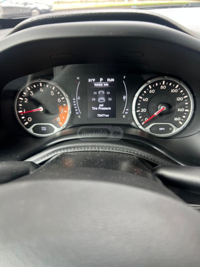 Jeep Renegade - фото 11