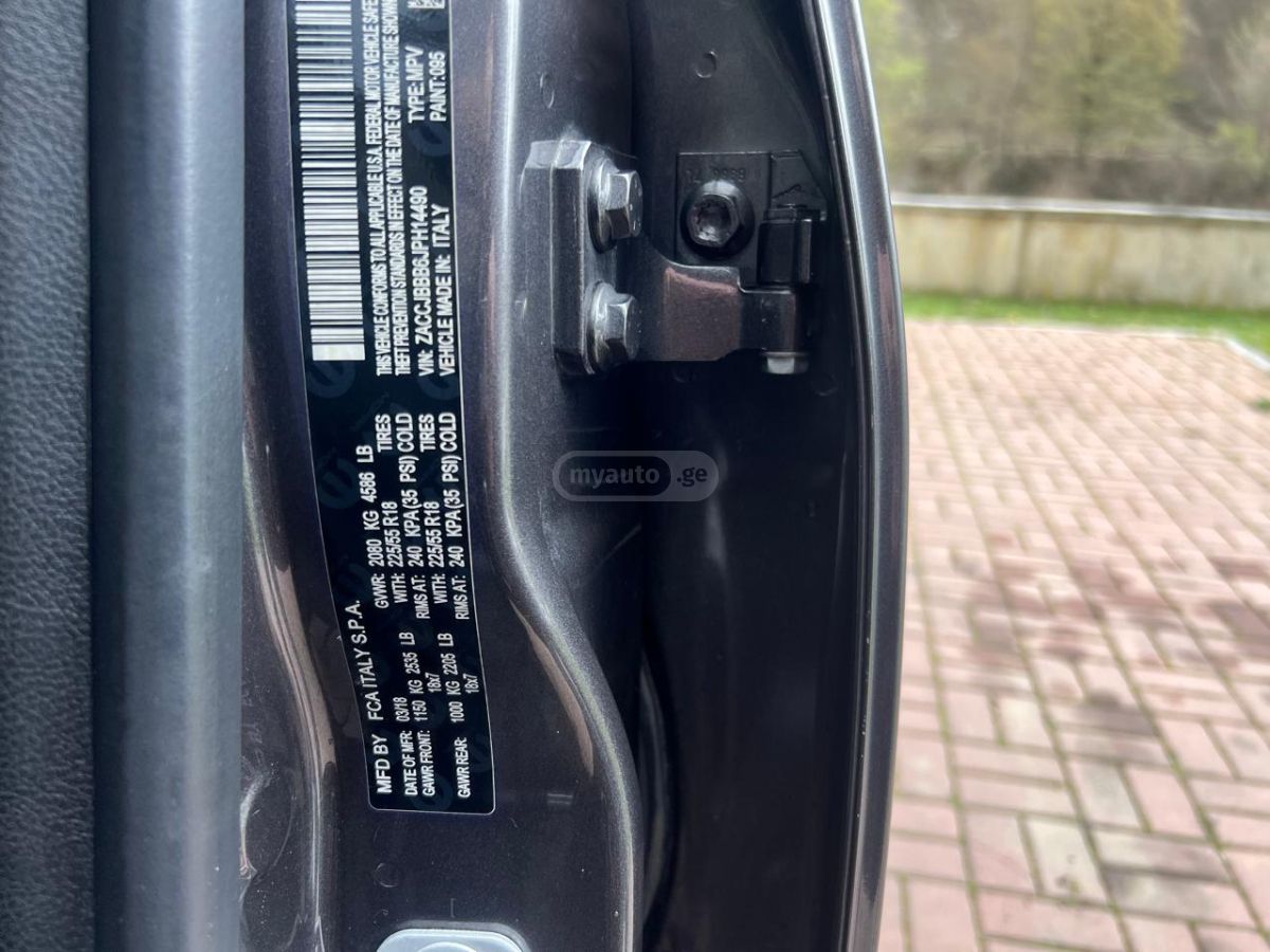 Jeep Renegade - фото 13