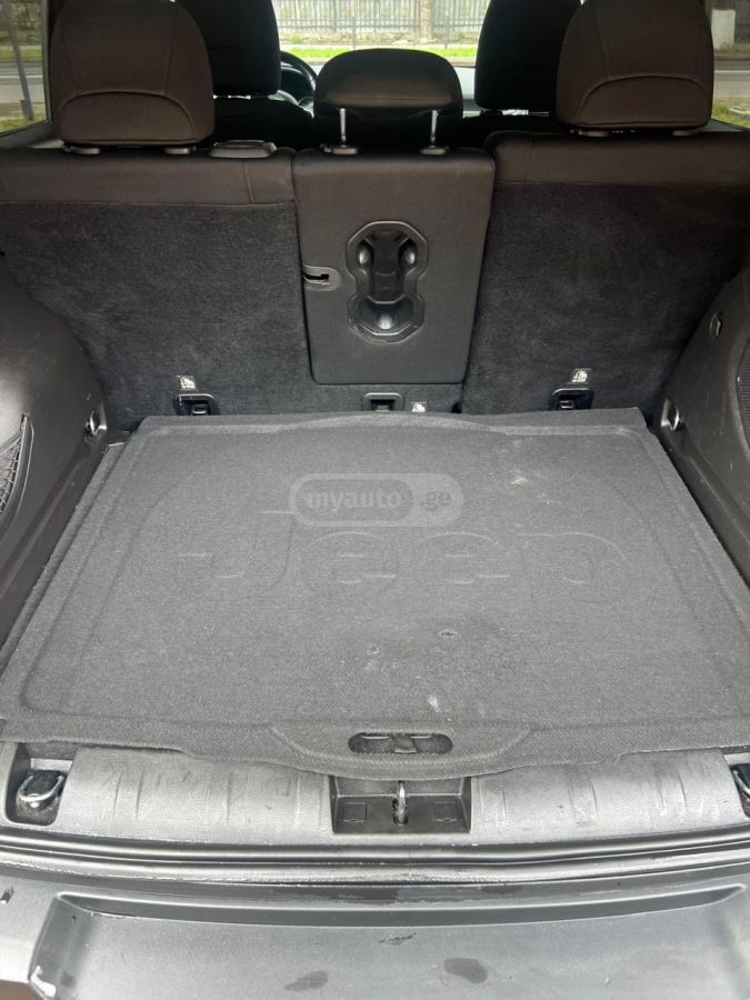 Jeep Renegade - фото 9