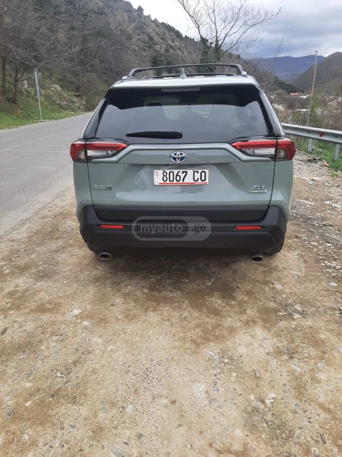 Toyota RAV 4 - фото 4