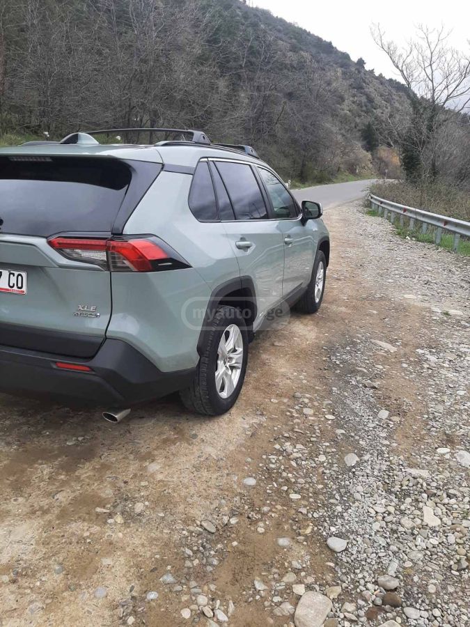 Toyota RAV 4 - фото 5