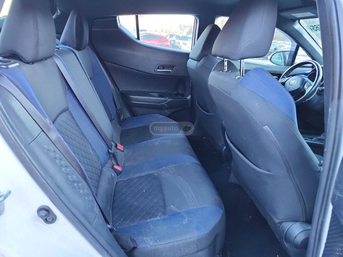 Toyota CHR - фото 11