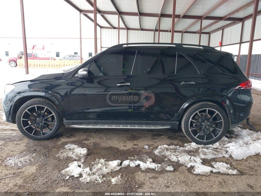 Mercedes-Benz GLE 350 - фото 14