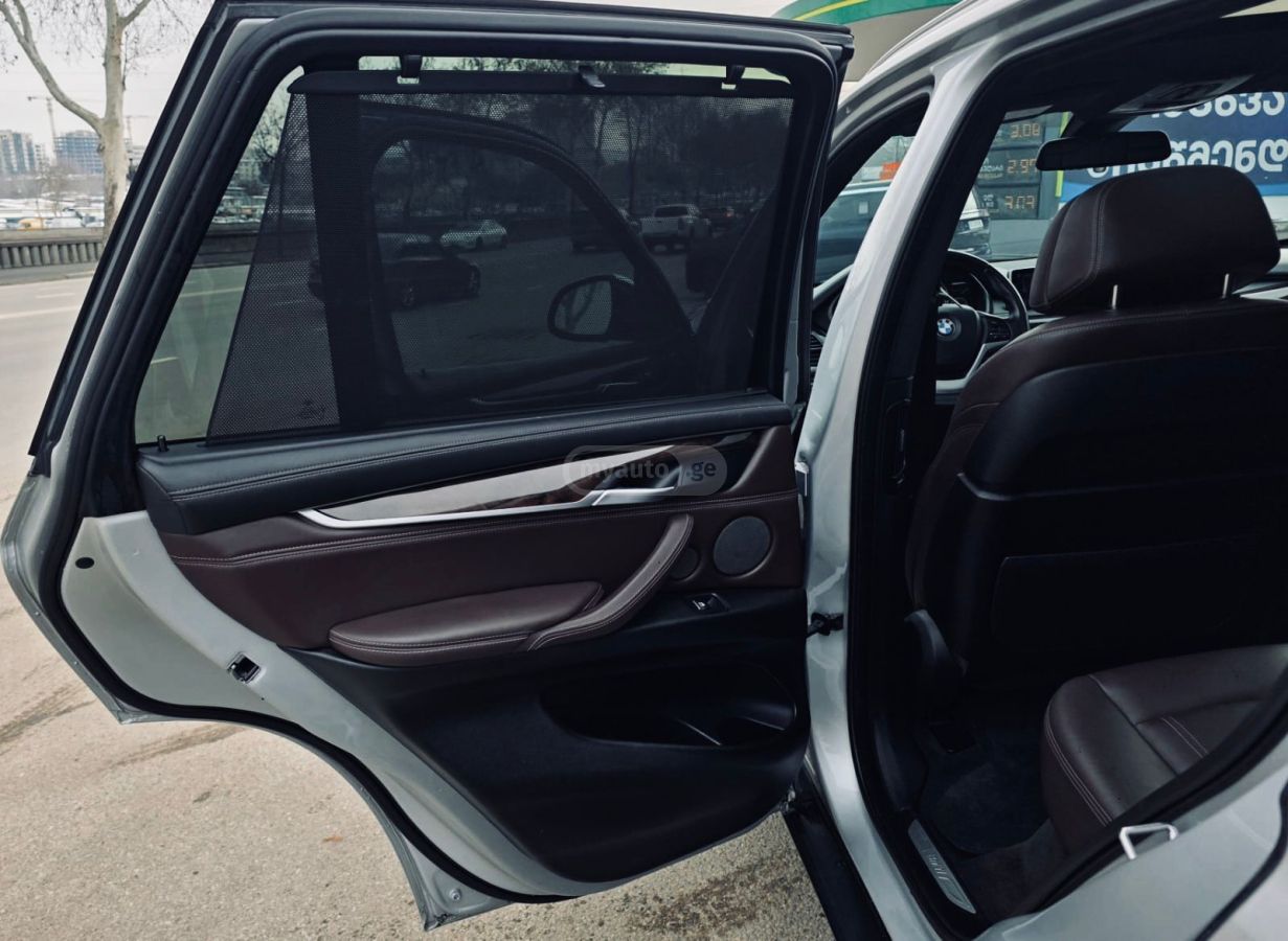 BMW X5 - фото 11