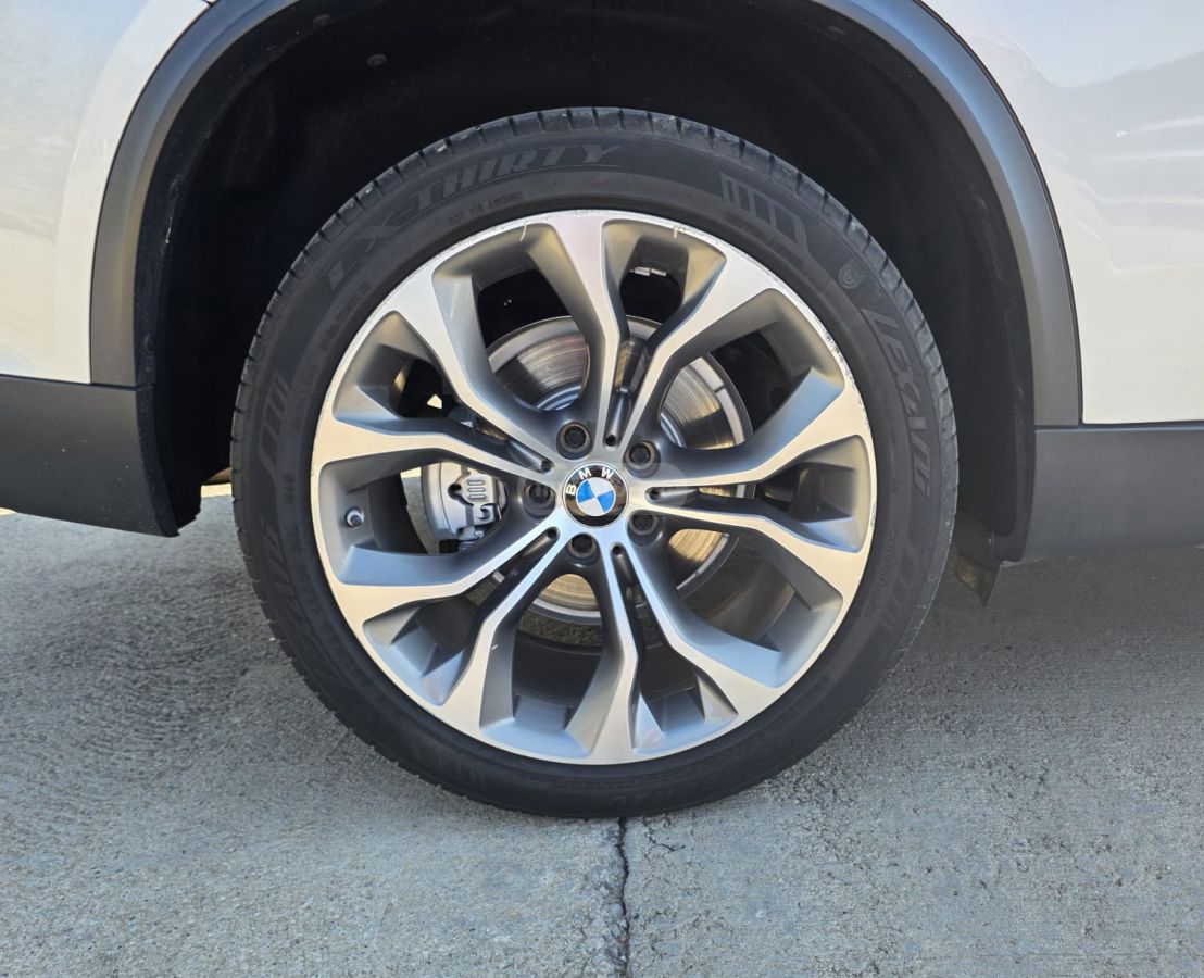 BMW X5 - фото 15
