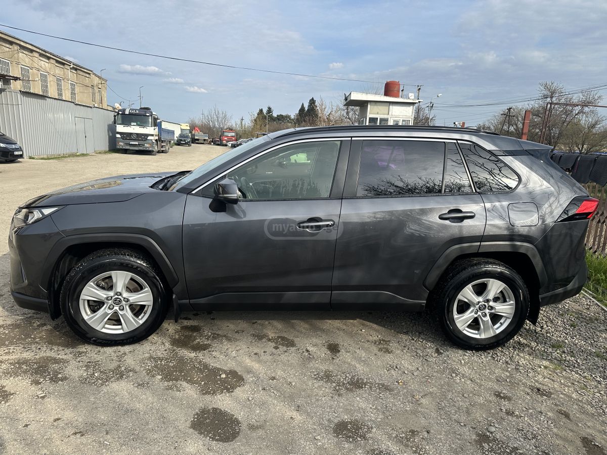 Toyota RAV 4 - фото 3