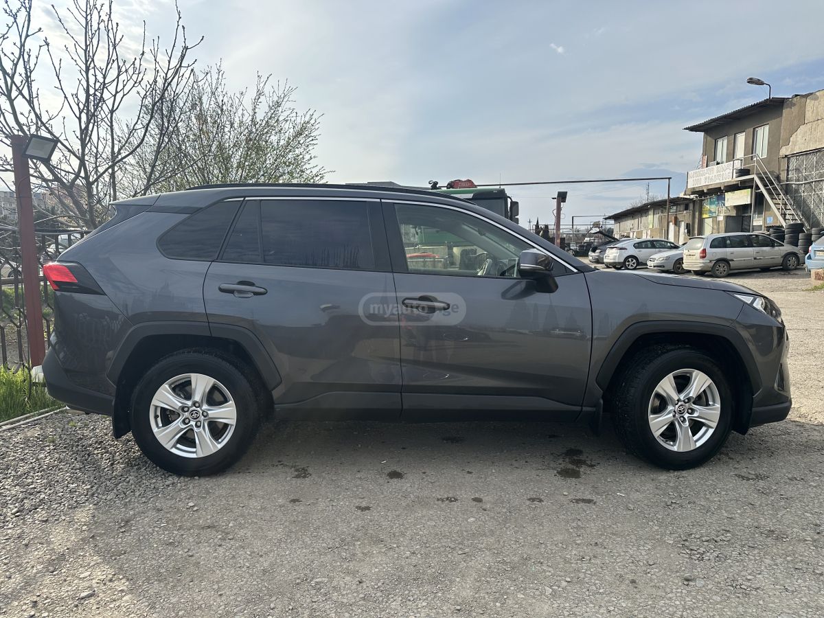 Toyota RAV 4 - фото 7